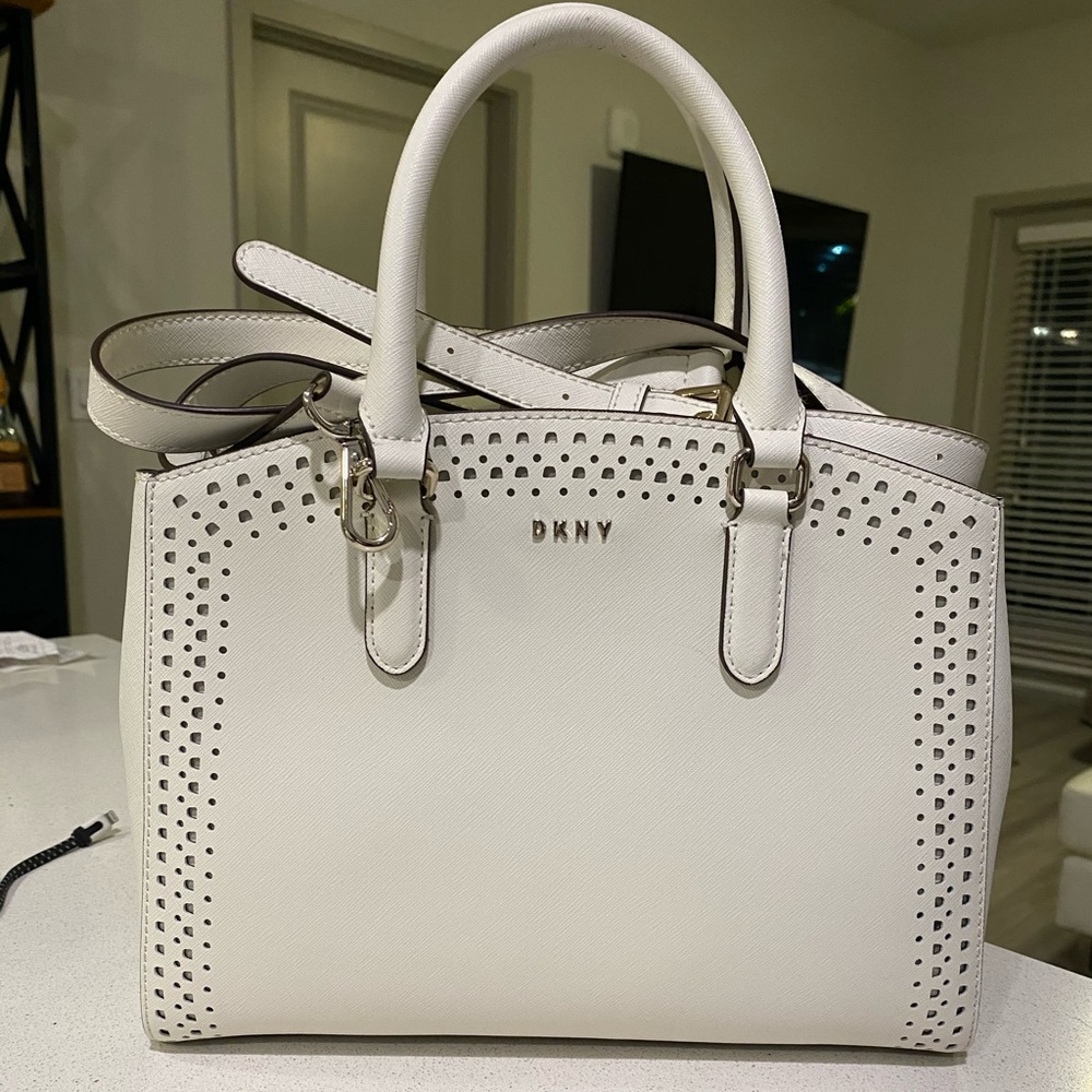Beautiful DKNY Becca satchel